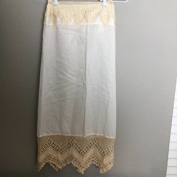 Gorgeous Handcrafted Linen & Crocheted Lace Apron - Picture 1 of 9